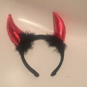 Devil horns